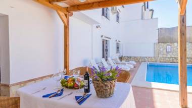 Casa El Torero El Bosque by Ruralidays