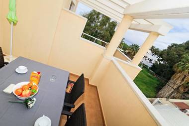 Apartamentos Carlton VyB