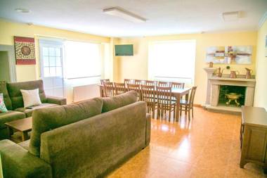 4 bedrooms house with private pool jacuzzi and enclosed garden at Cuntis