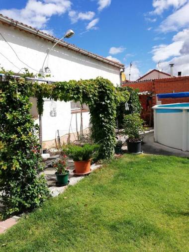 3 bedrooms house with private pool enclosed garden and wifi at Chatun