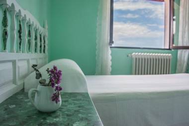 EL CASTAÑU Pensión