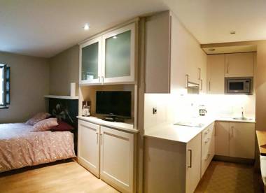 ESTUDIOS VILLACUDILLERO recepcion H Isabel