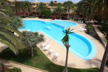 Apartment Apple in Corralejo Heart with Swimming Pool & Wifi- Only 300m to the Beach by Holidays Home