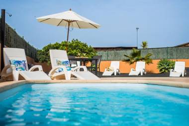 Family Villa Joy with Private Heated Pool BBQ & Free Wifi- suitable for Families by HolidaysHome
