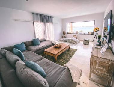 Villa Los Flamencos by Veaco