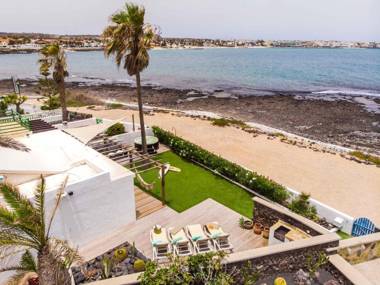 Villa Maluhia Beachfront