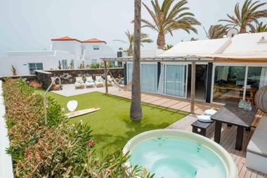 Villa Maluhia Beachfront