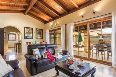 Villa Ducales by Villa Plus