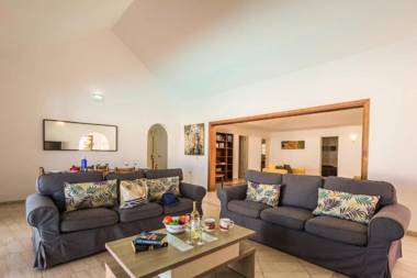 Villa Esmeralda by Villa Plus