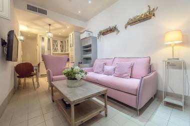 ApartaSuites Alberca Deluxe