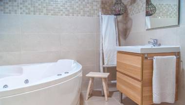 Destino Guadalest - Jacuzzi Apartments by Cases Noves