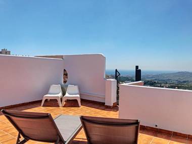 2268-Penthouse with terrace seaview