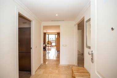 2279-Lovely 2 bedrooms with terrace with views