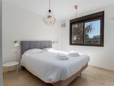 2297 Superb 2 bedrooms with seaview