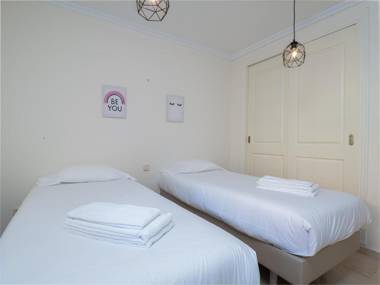 2297 Superb 2 bedrooms with seaview