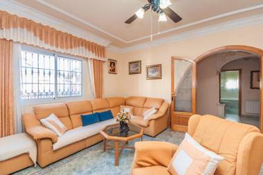 Cubo's Villa Catalina