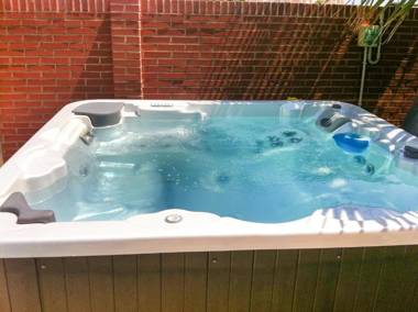 4 bedrooms villa at Playa Honda 300 m away from the beach with city view private pool and jacuzzi