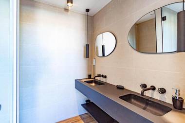 Villa de lujo con piscina y acceso directo al Mar VillaGawy2