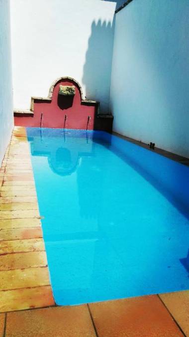 Frenteabastos Hostel Suites Cafe