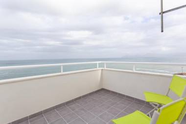 YourHouse Monges sea view Studio