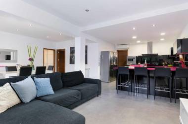 YourHouse Es Cardinal