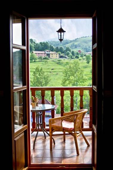 Apartamentos Rurales El Picoretu