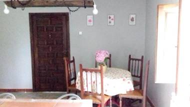 3 bedrooms house with garden at Isongo