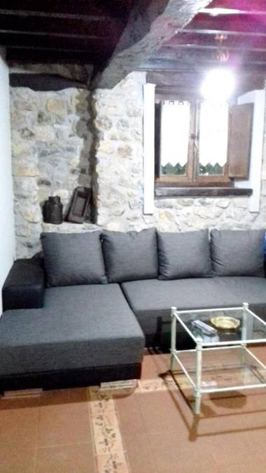 3 bedrooms house with garden at Isongo