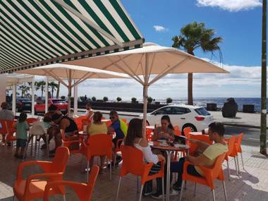 WELCOME TO DISCOVER THE MAGIC AMAZING TENERIFE !! PRIVATE BATH NICE BREAKAST WF :)