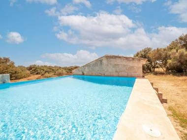 This finca has its own private access to the beautiful sandy beach Es Trenc