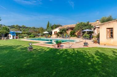 Country house with amazing pool in a beautiful rural setting