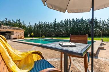 Country house with amazing pool in a beautiful rural setting