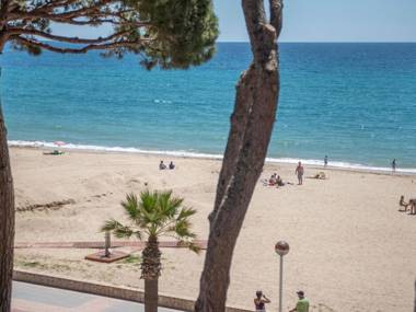 Beach apartment cambrils