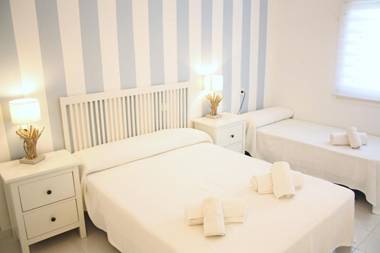 Meritxell seafront villa