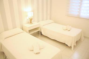 Meritxell seafront villa