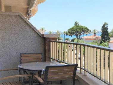 Con vistas laterales al mar a unos 100 m de la playa 130A - INMO22