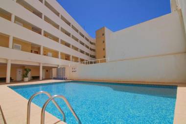 Apartamento con piscina en el centro de Calpe - PUEBLOMAR