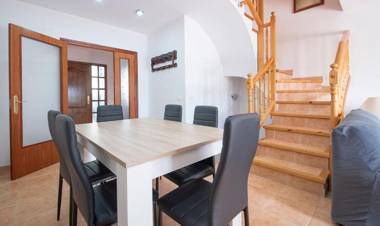 Casa adosada 50m de la playa Calafell . WIFI gratis