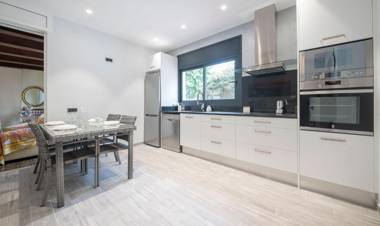 R94 Chalet con piscina privada 20m de la playa Calafell