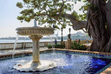 El CONSEJERO de Indias free parking by Cadiz4Rentals