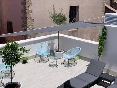 San Lorenzo Apartamentos y Suites