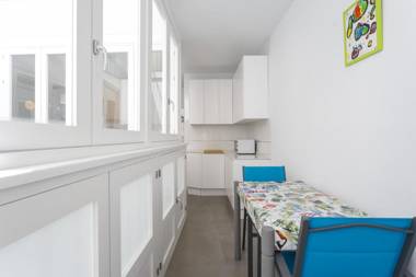 COLON15 Family Home by Cadiz4Rentals