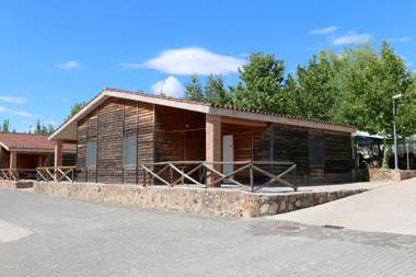 Hostal - Bungalows Camping Cáceres