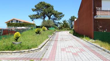 5 bedrooms house at Boiro 130 m away from the beach with sea view and enclosed garden