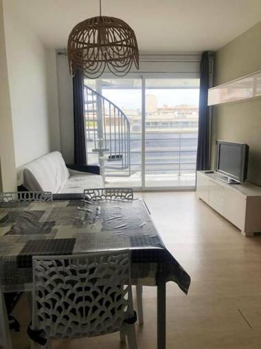 2 bedrooms appartement at Blanes 100 m away from the beach with sea view shared pool and terrace