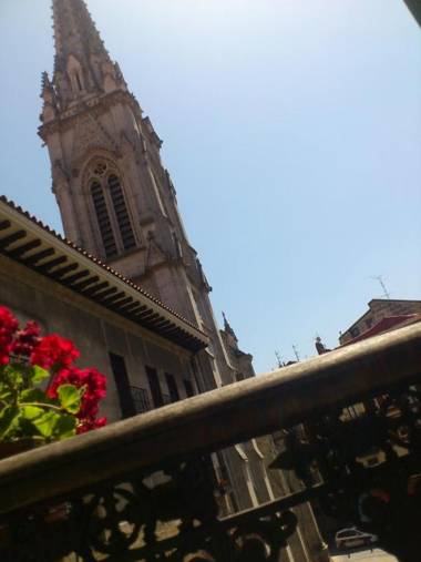 Roquefer Bilbao Central Rooms