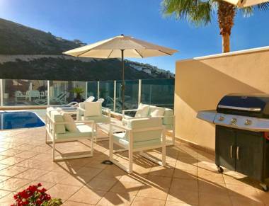 Guapa With Gym Aircon + Wifi