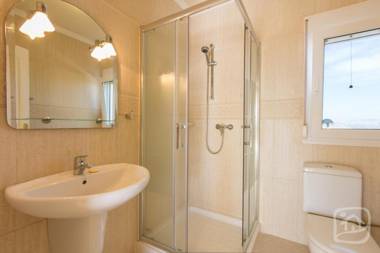 Abahana Villas La Corona