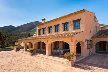 Villa Paraiso - PlusHolidays