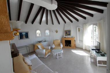 Bellevue - sea view holiday home with private pool in Benissa